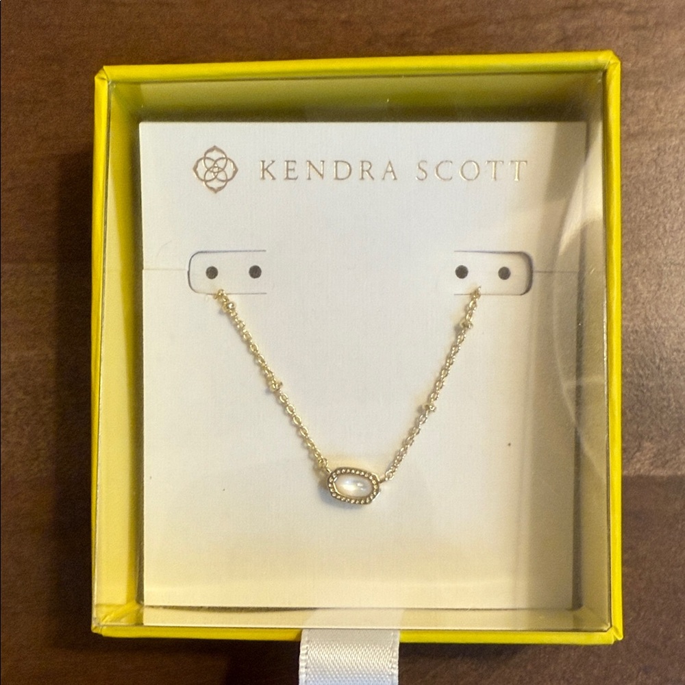 NWT Kendra Scott Gold Necklace with Pearl Accent